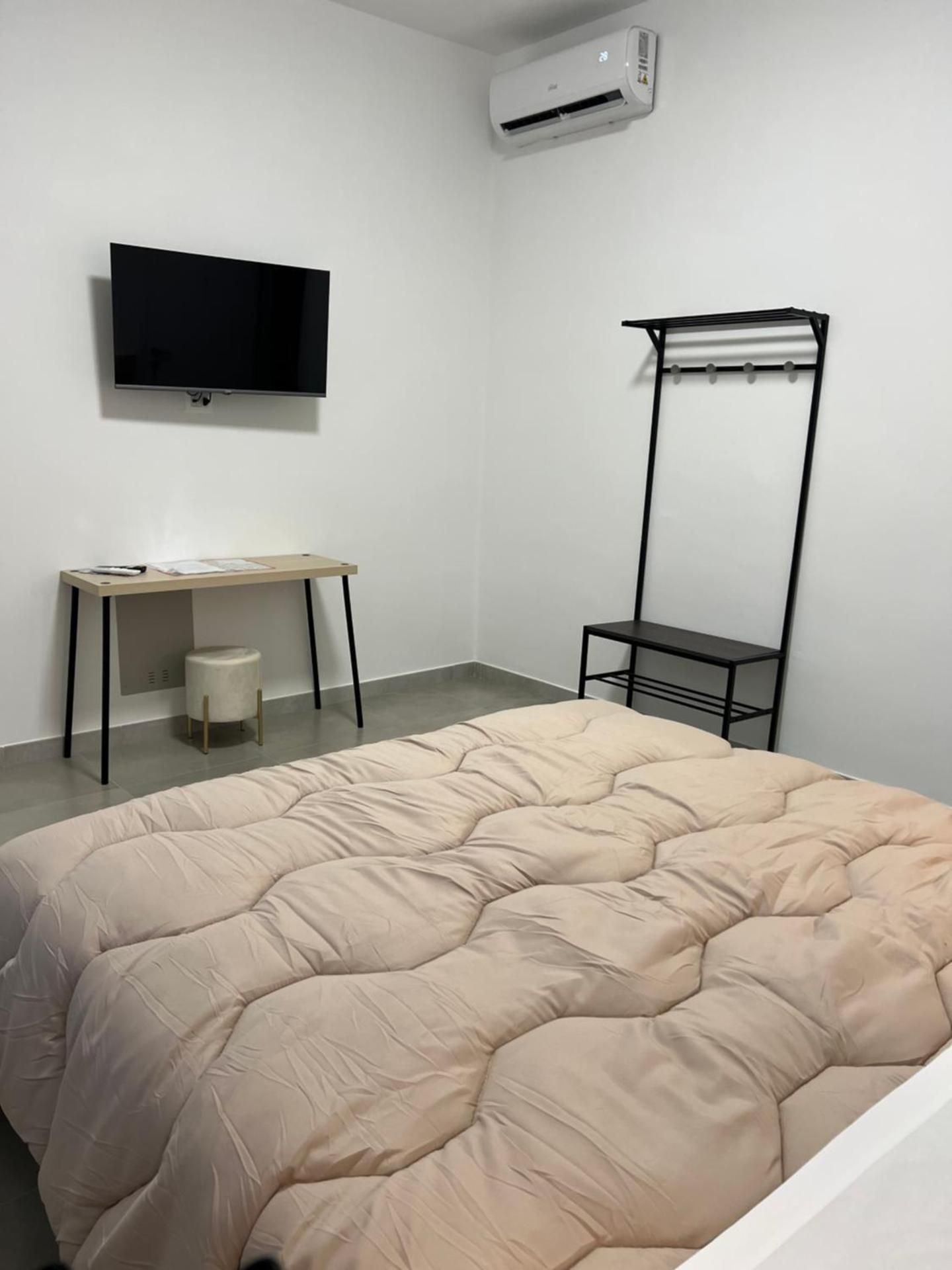 Central Apartment Large Double Room 7