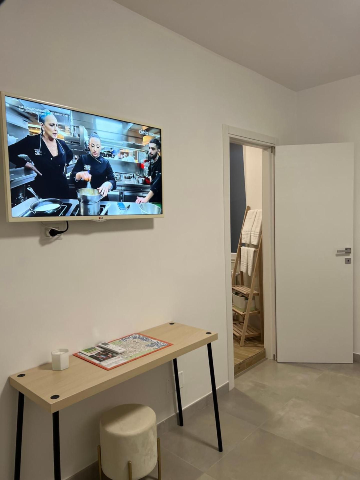 Central Apartment Large Double Room 9