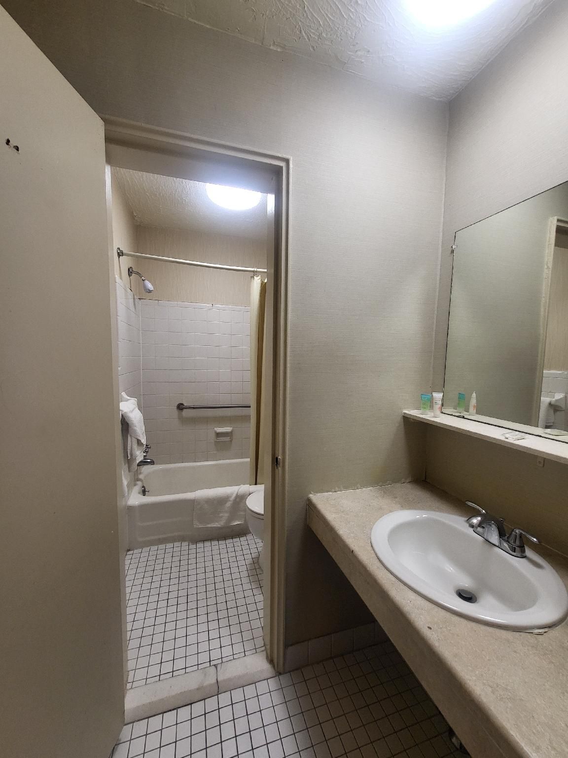 Roosevelt Inn King Room 3