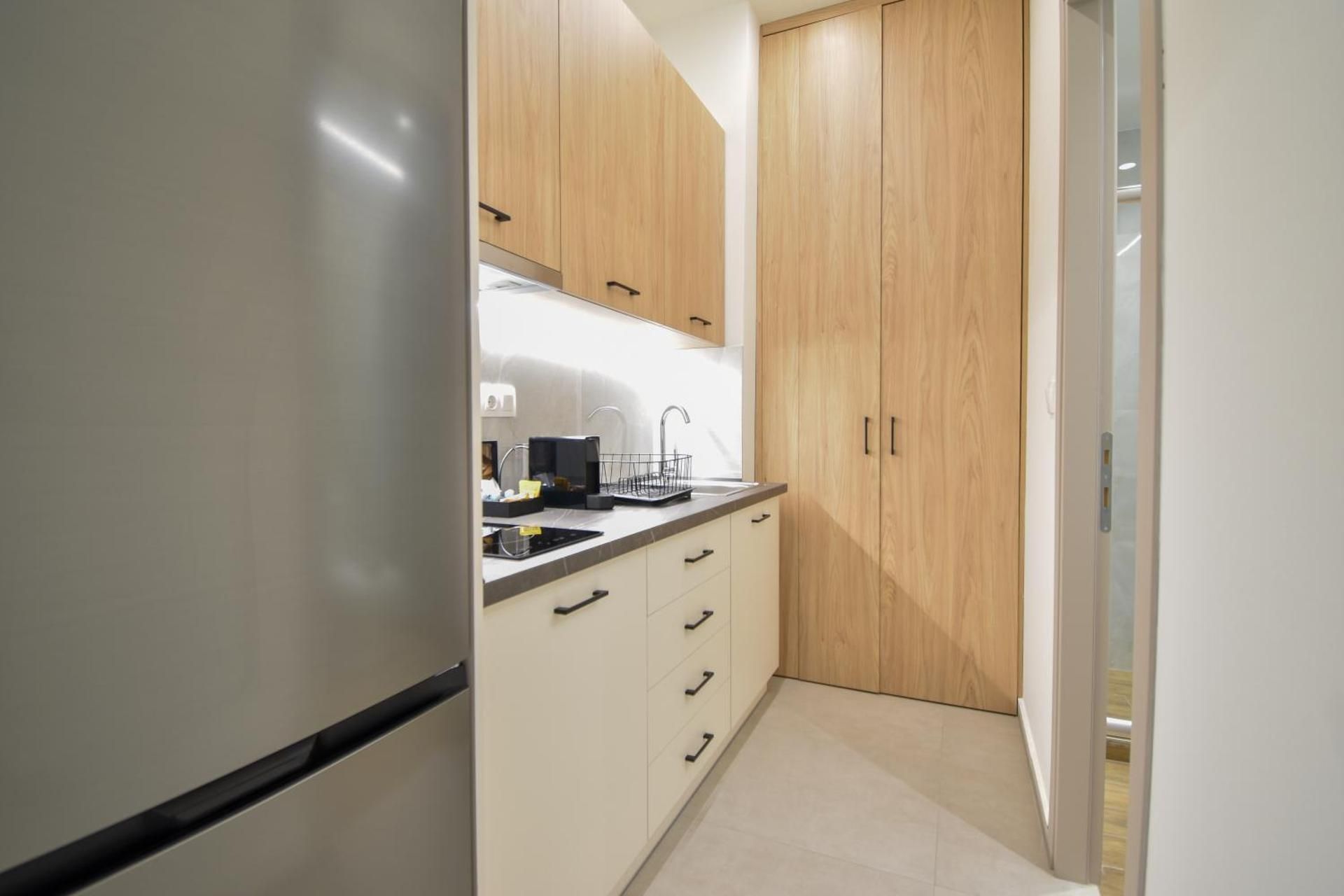 Haven Stay Calm and Bright One-Bedroom Apartment 9