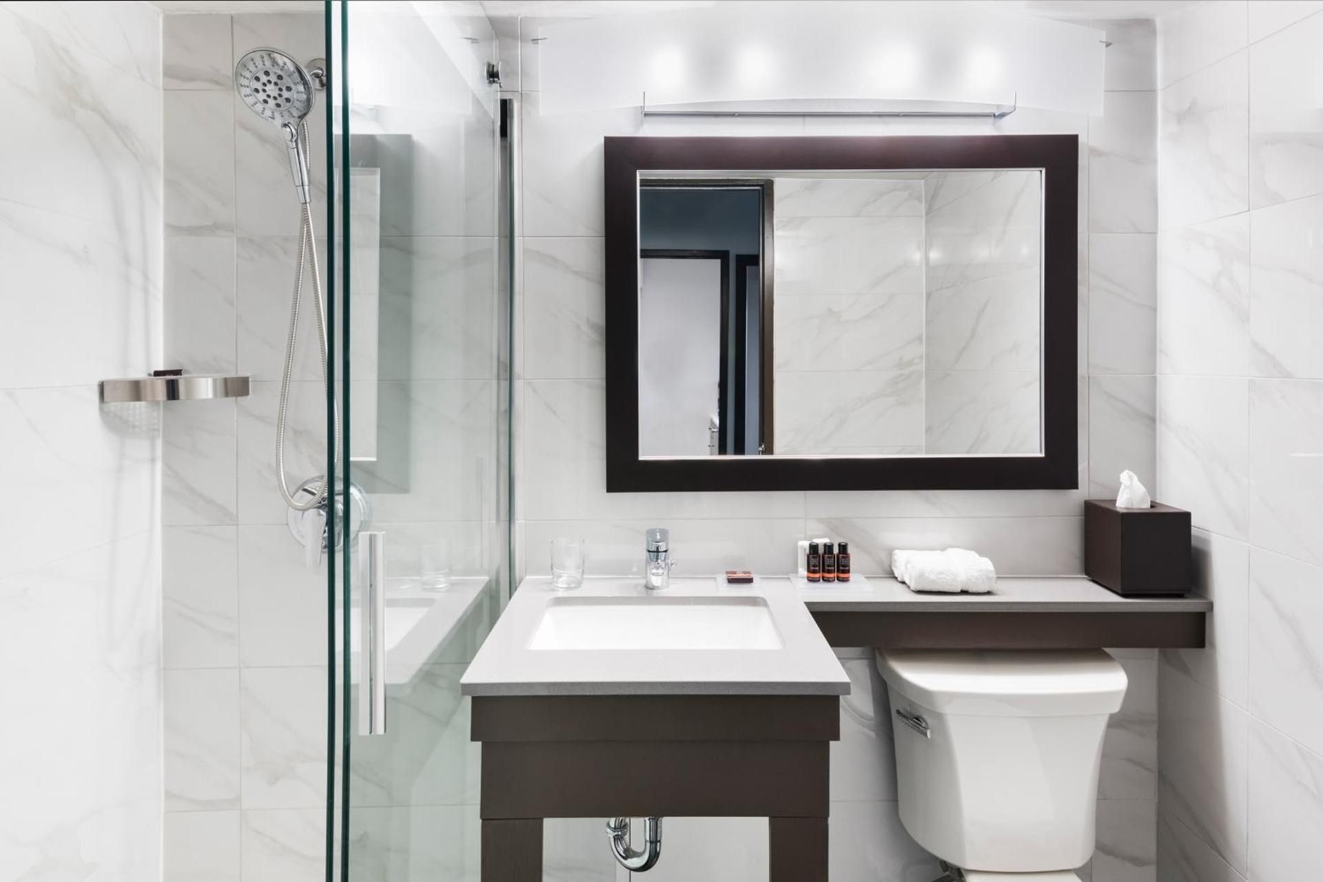 undefined Ottawa Embassy Hotel 7