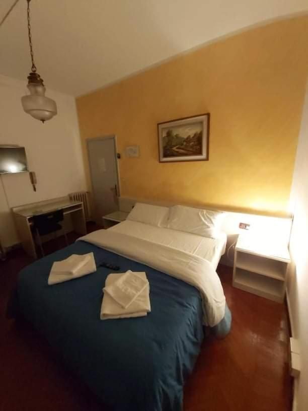 Standard Double Room with Shared Bathroom