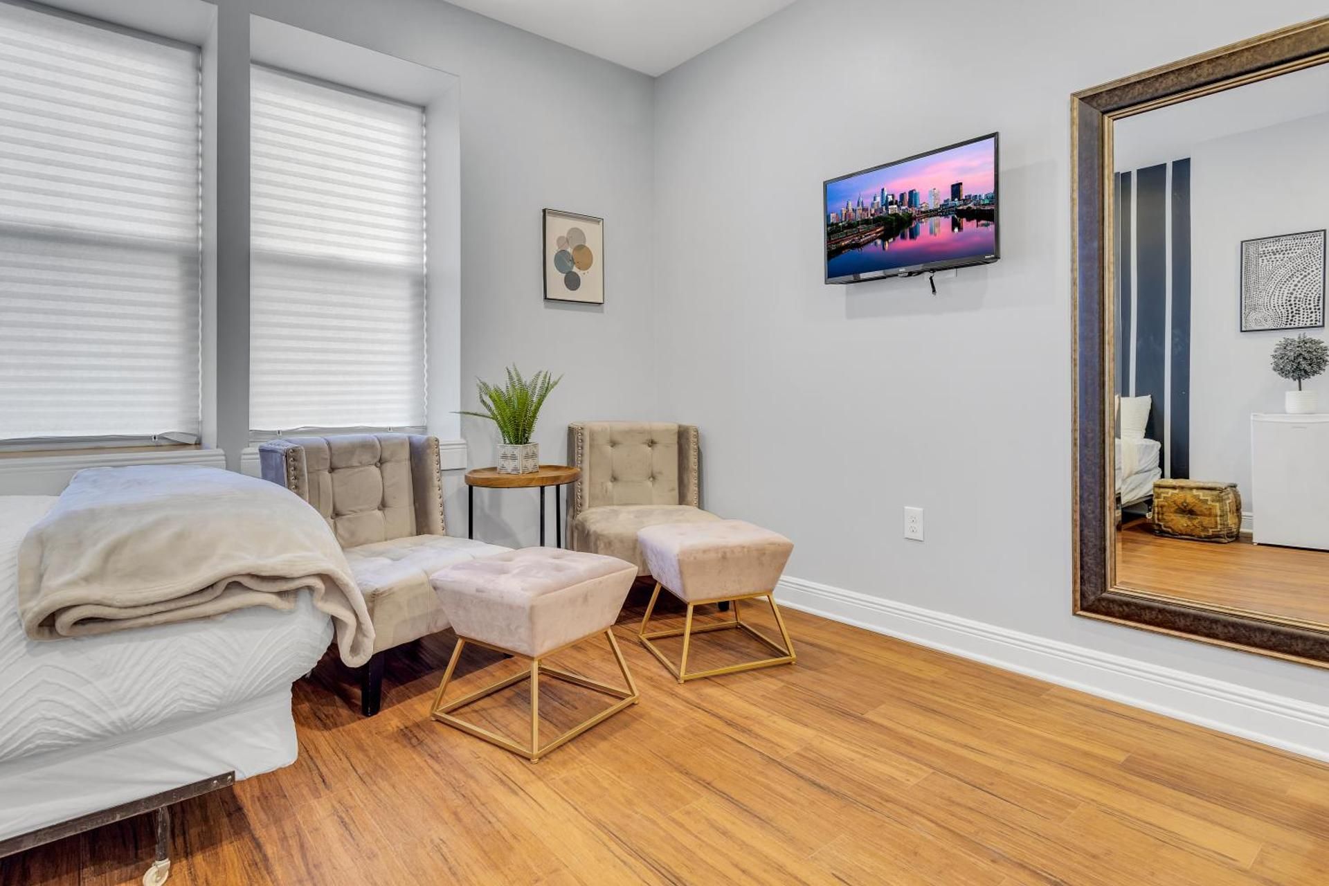 Fairmount Art Museum Center City Suites Apartment 7