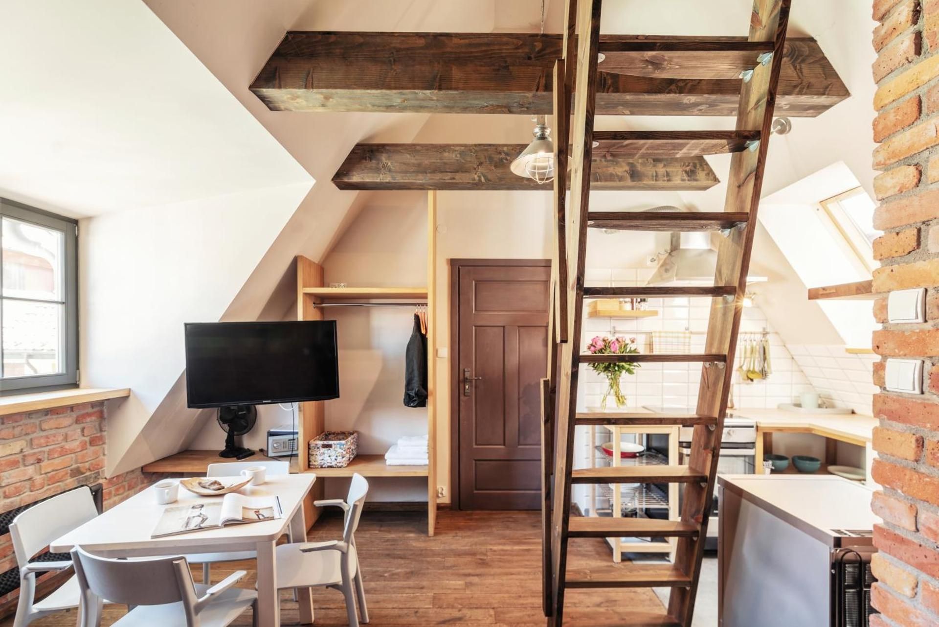 One-Bedroom Apartment (4 Adults) - Attic 