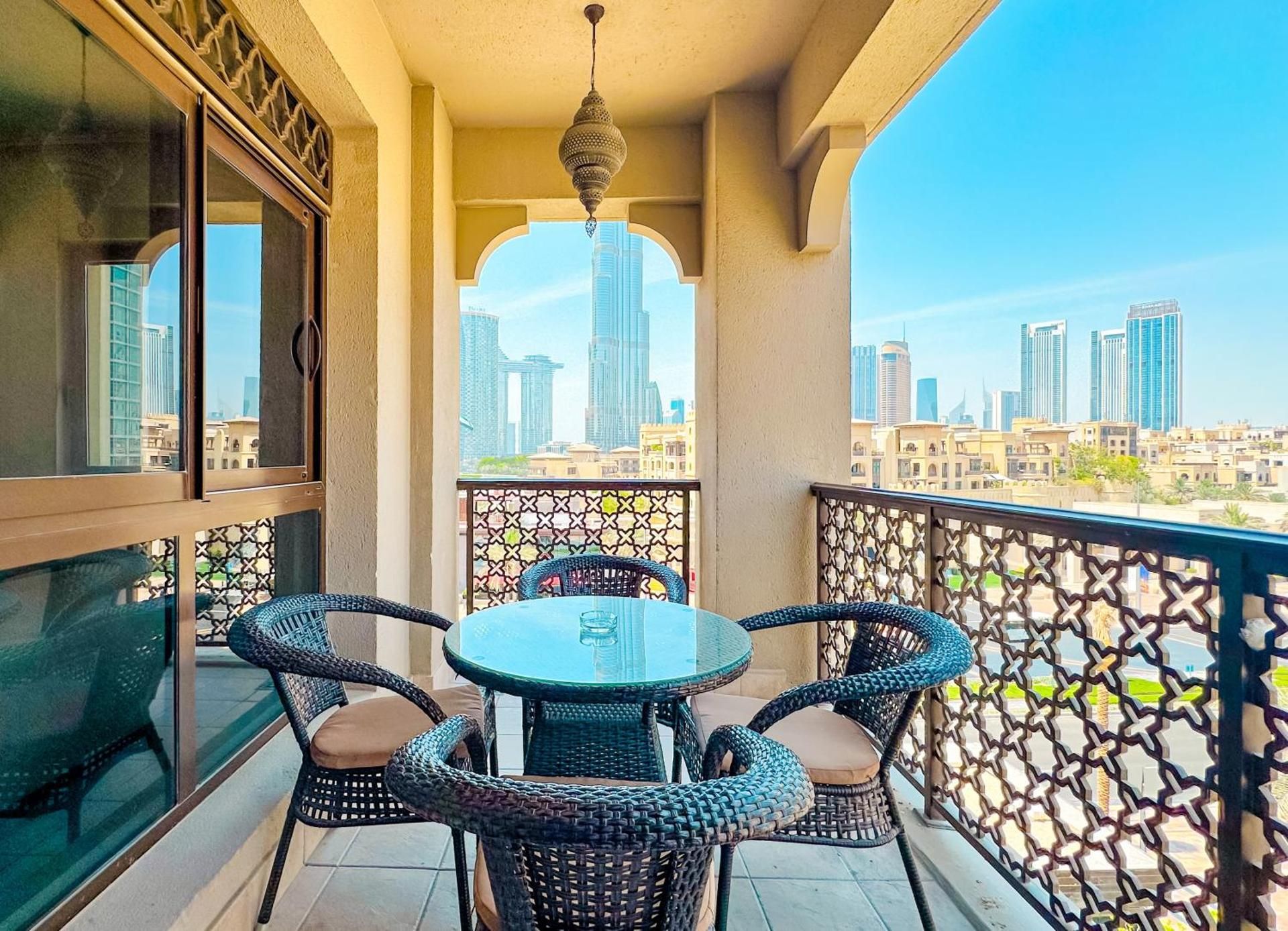 Traditional Apt in Downtown Dubai w/ Burj Khalifa View