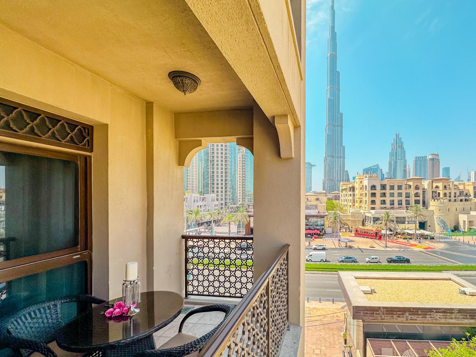 Traditional Apt in Downtown Dubai w/ Burj Khalifa View