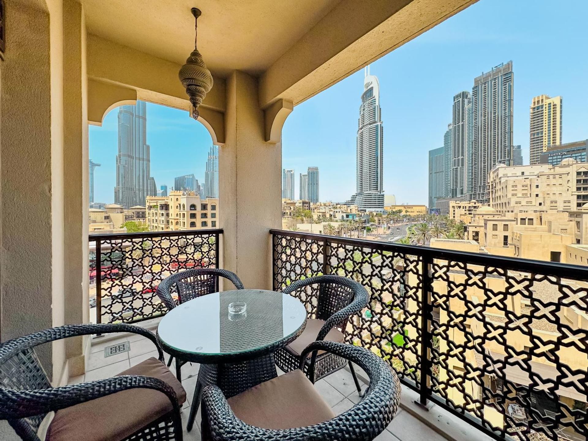 Traditional Apt in Downtown Dubai w/ Burj Khalifa View