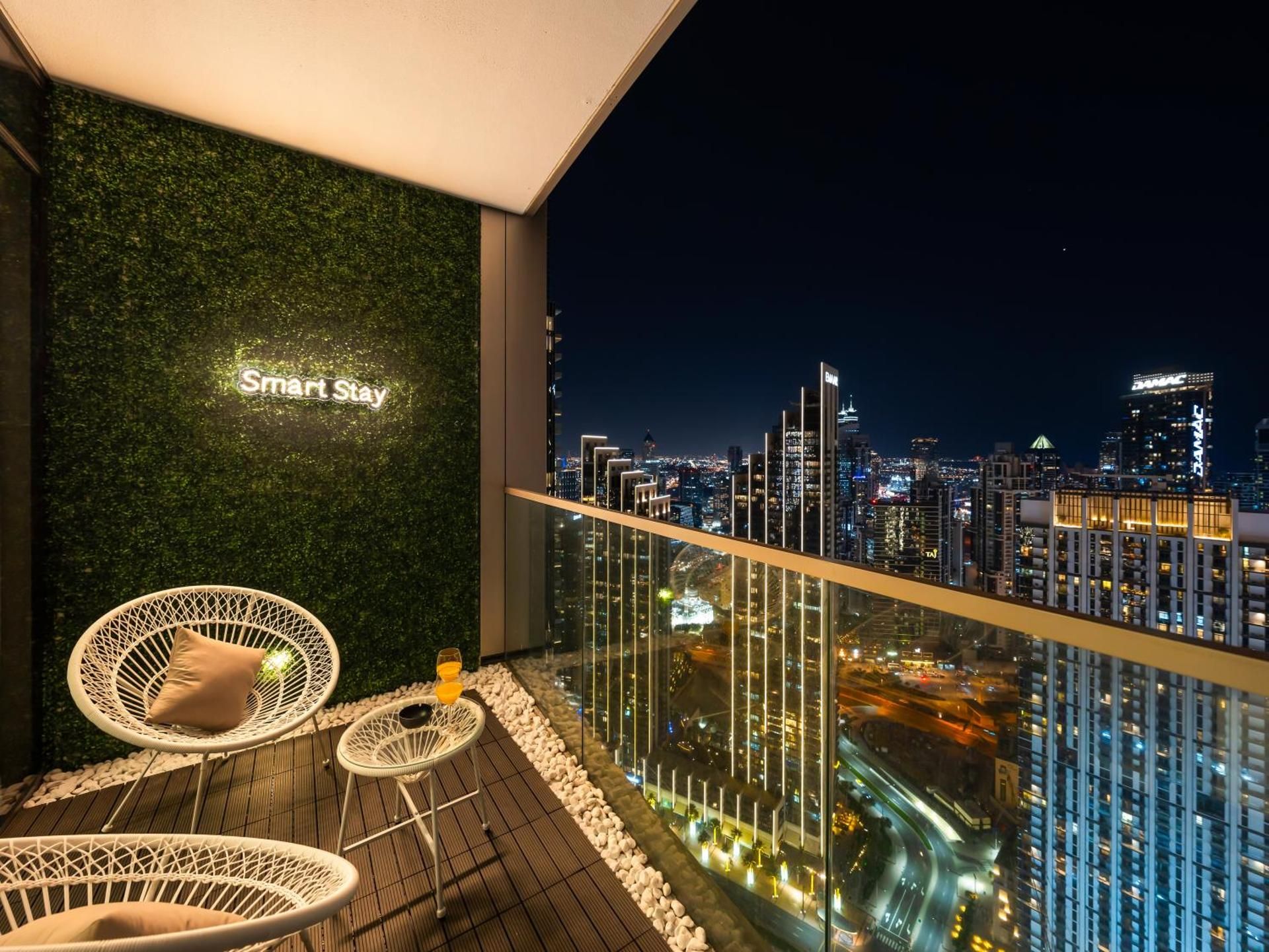 SmartStay at Grande Signature - Downtown Dubai City Views - Brand New Luxury Apartments