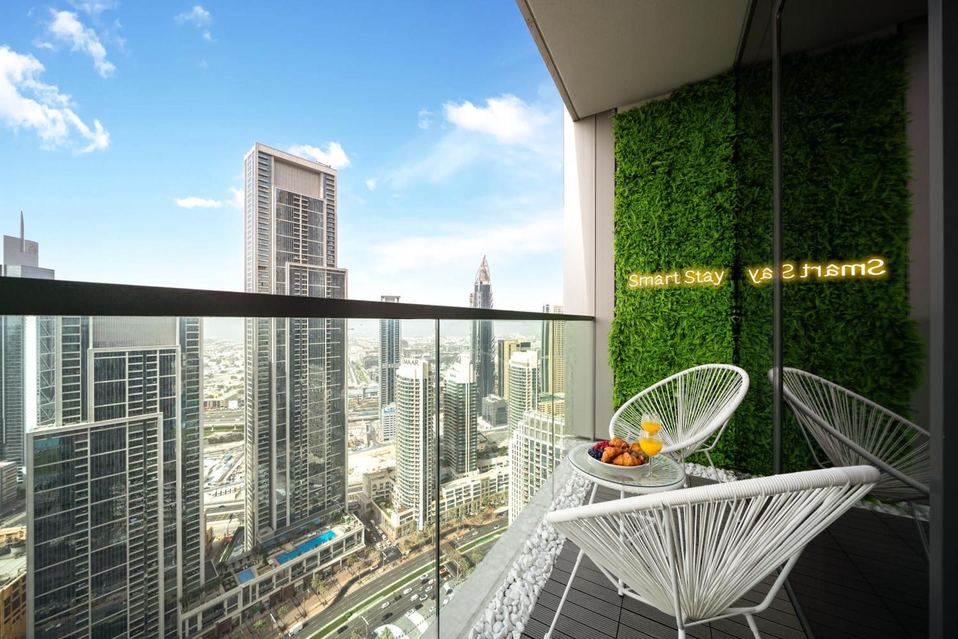 SmartStay at Grande Signature - Downtown Dubai City Views - Brand New Luxury Apartments