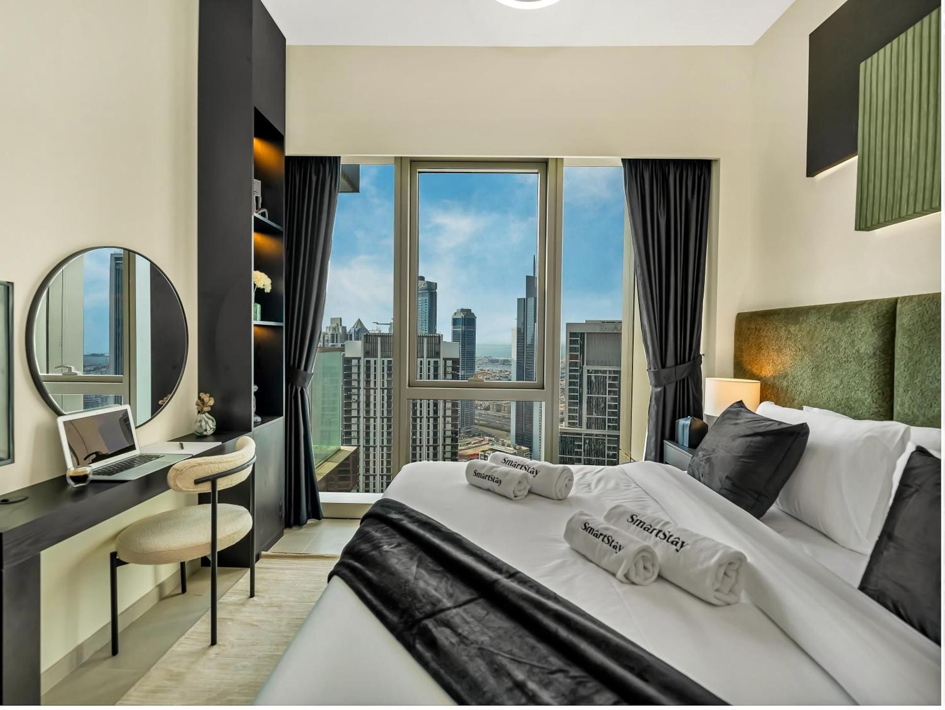 SmartStay at Grande Signature - Downtown Dubai City Views - Brand New Luxury Apartments