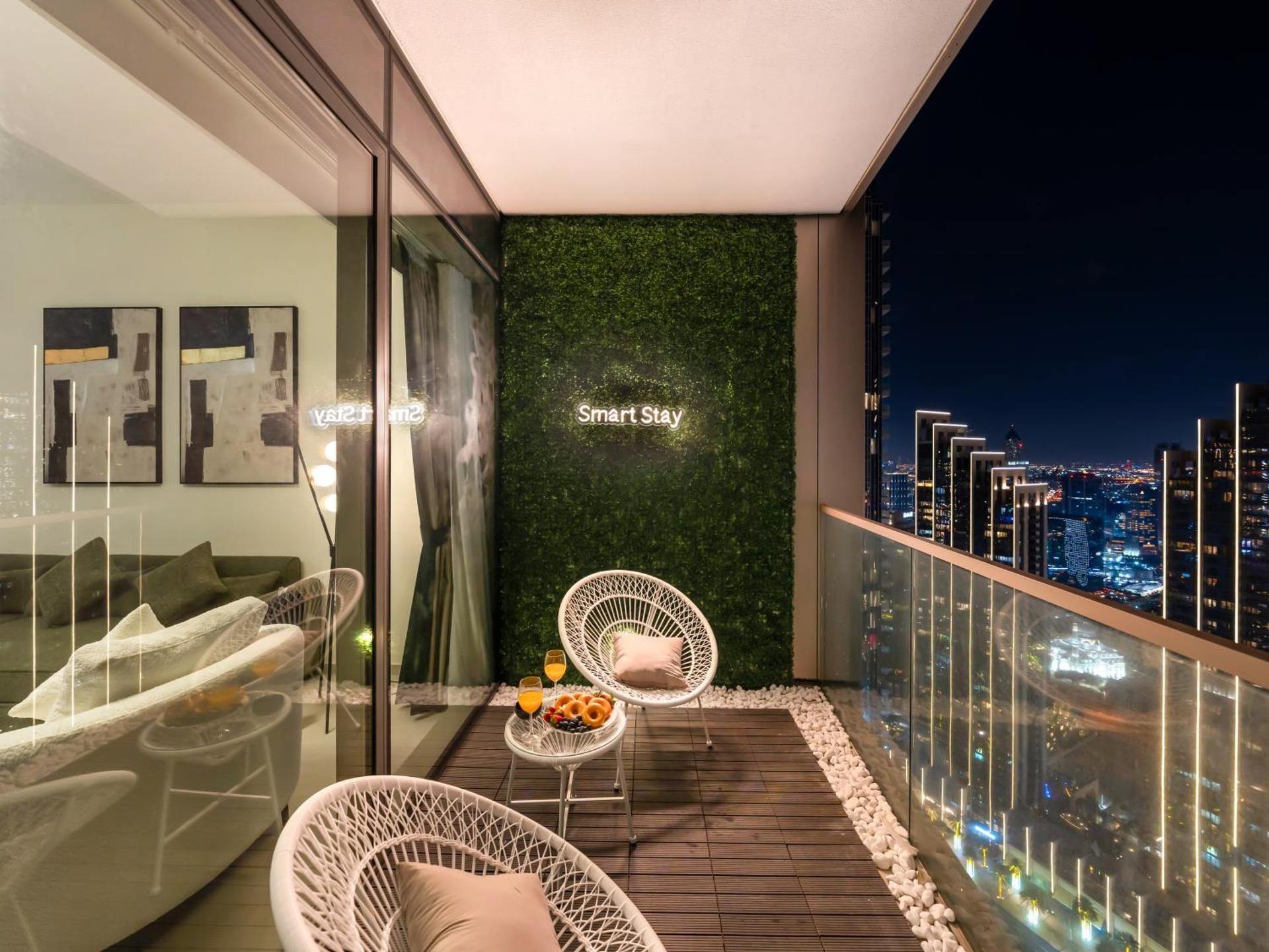 SmartStay at Grande Signature - Downtown Dubai City Views - Brand New Luxury Apartments