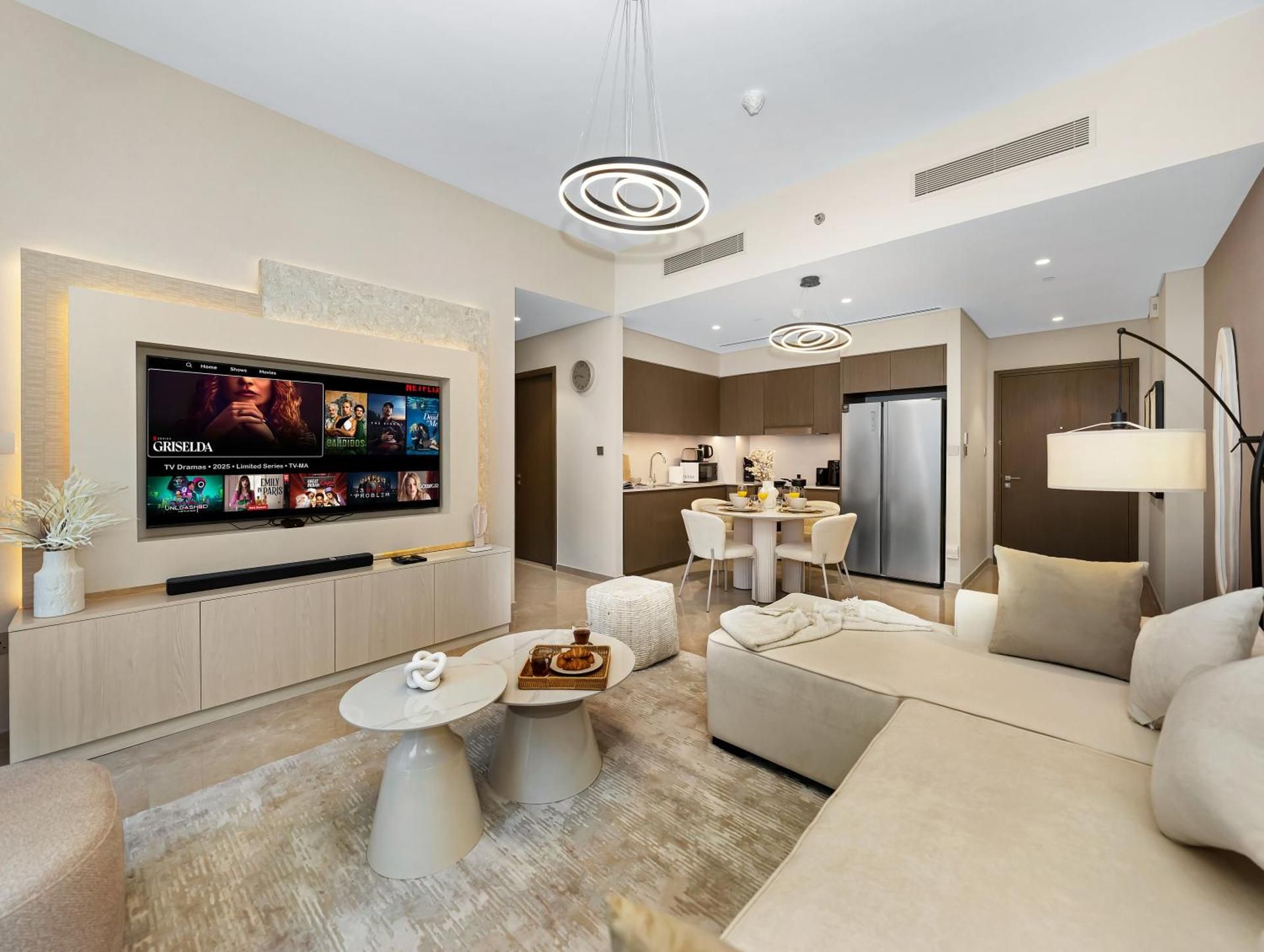 SmartStay at Grande Signature - Downtown Dubai City Views - Brand New Luxury Apartments