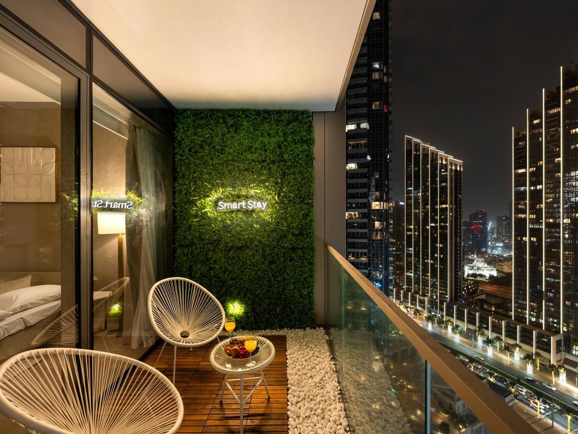 SmartStay at Grande Signature - Downtown Dubai City Views - Brand New Luxury Apartments