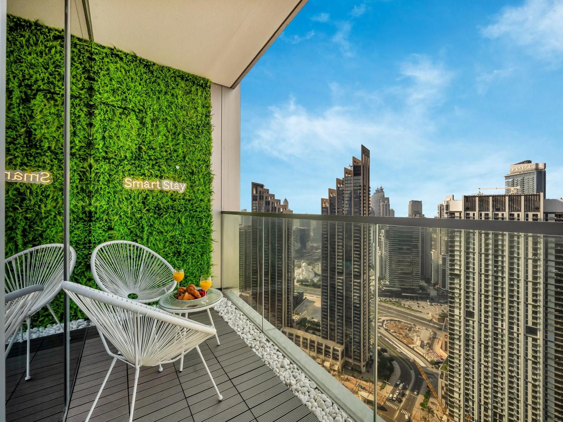SmartStay at Grande Signature - Downtown Dubai City Views - Brand New Luxury Apartments