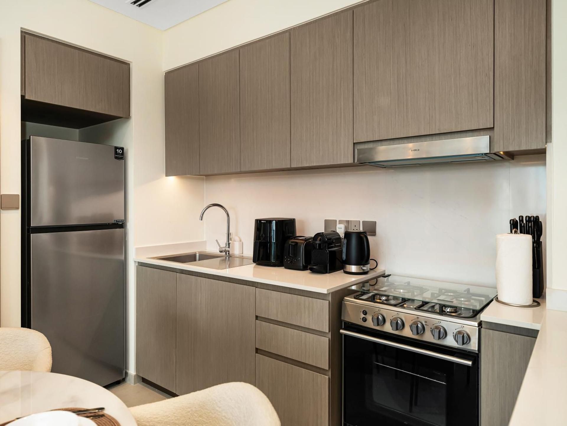 SmartStay at Grande Signature - Downtown Dubai City Views - Brand New Luxury Apartments