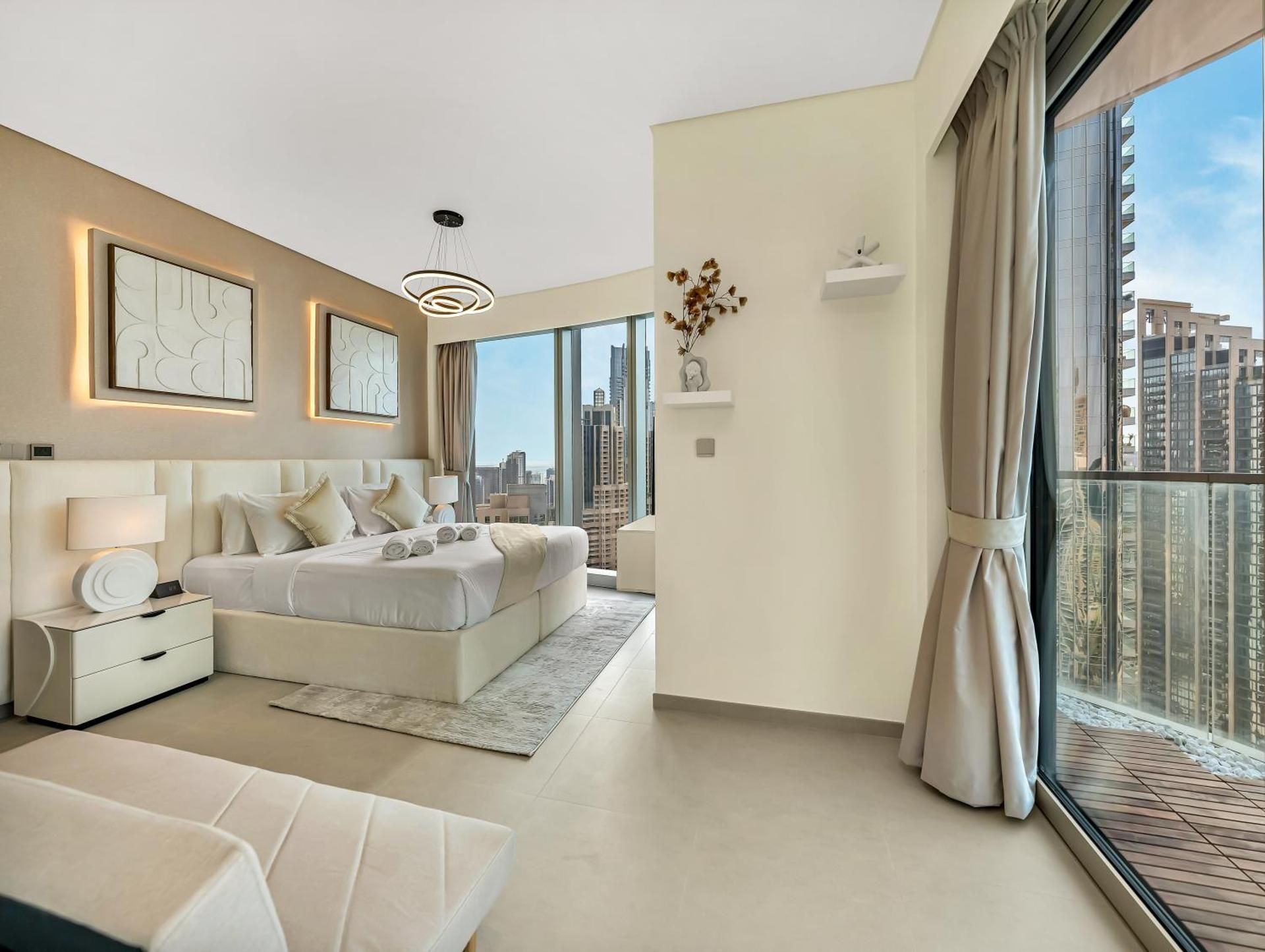 SmartStay at Grande Signature - Downtown Dubai City Views - Brand New Luxury Apartments