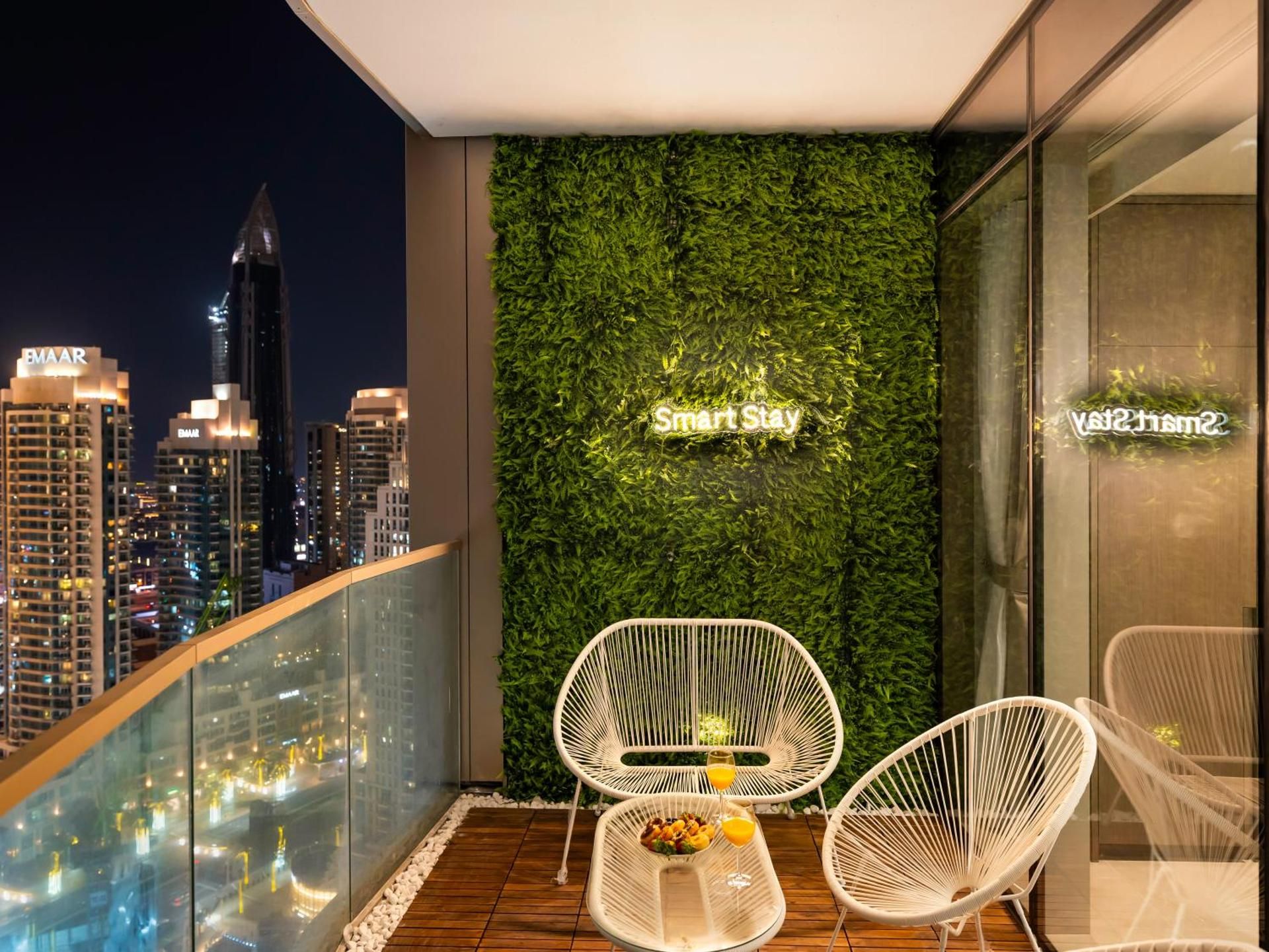 SmartStay at Grande Signature - Downtown Dubai City Views - Brand New Luxury Apartments