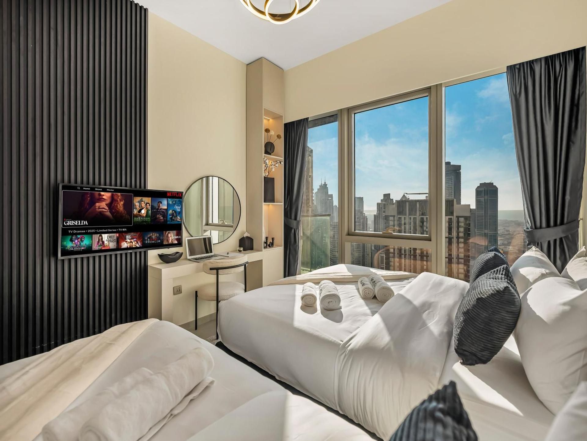 SmartStay at Grande Signature - Downtown Dubai City Views - Brand New Luxury Apartments