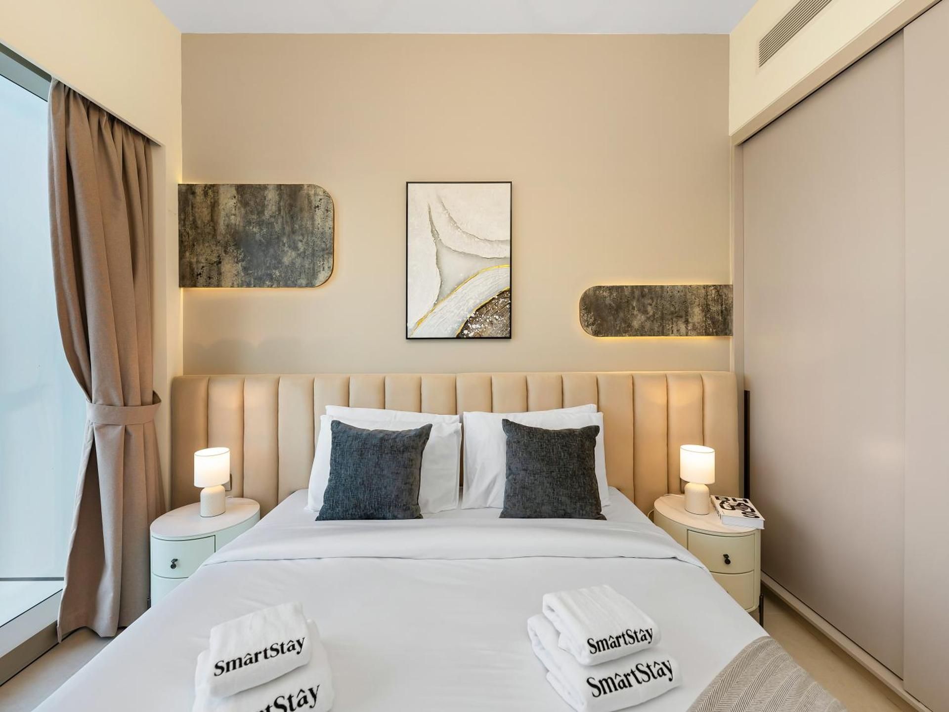 SmartStay at Grande Signature - Downtown Dubai City Views - Brand New Luxury Apartments
