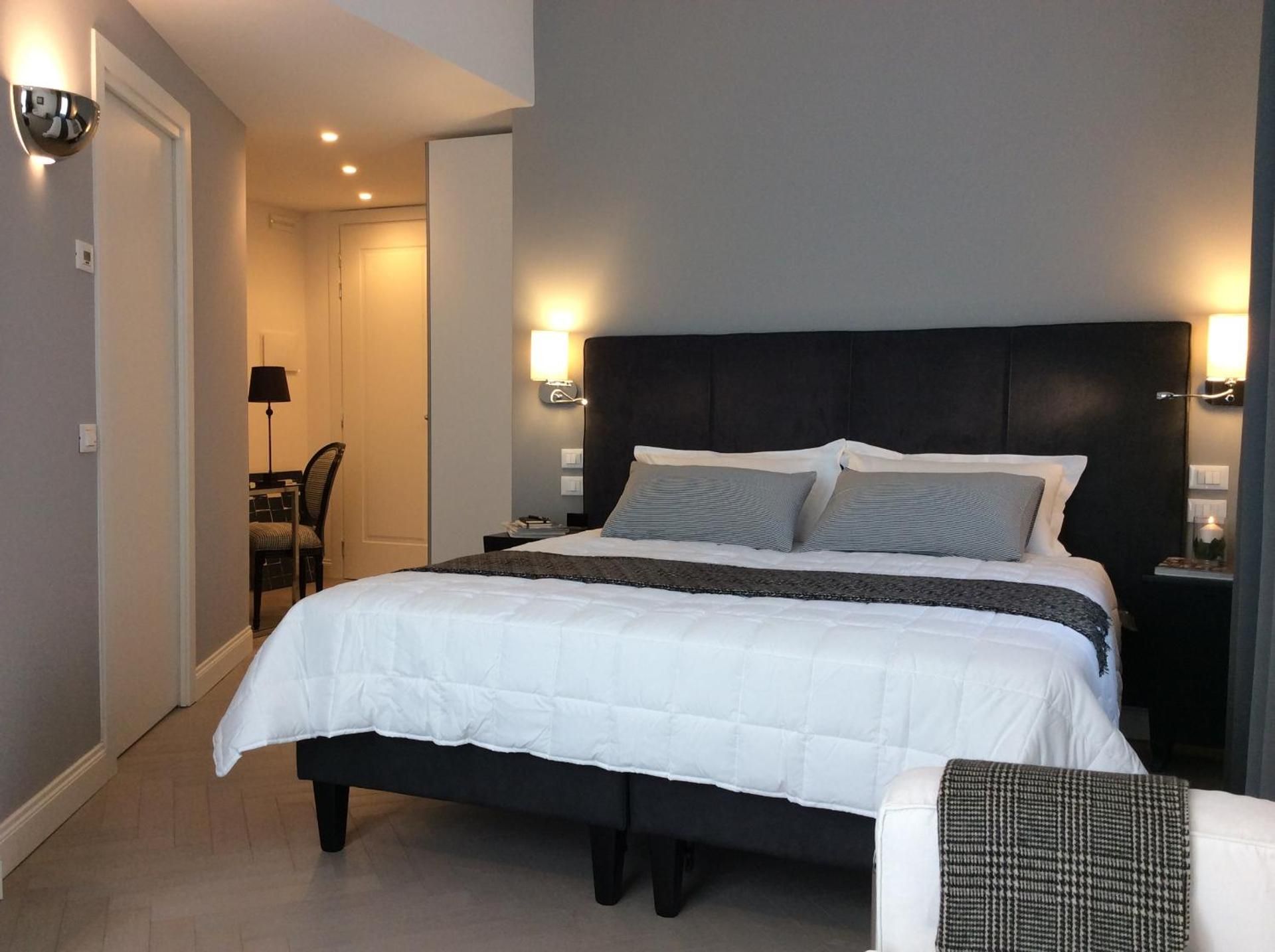 Double or Twin Room with Terrace