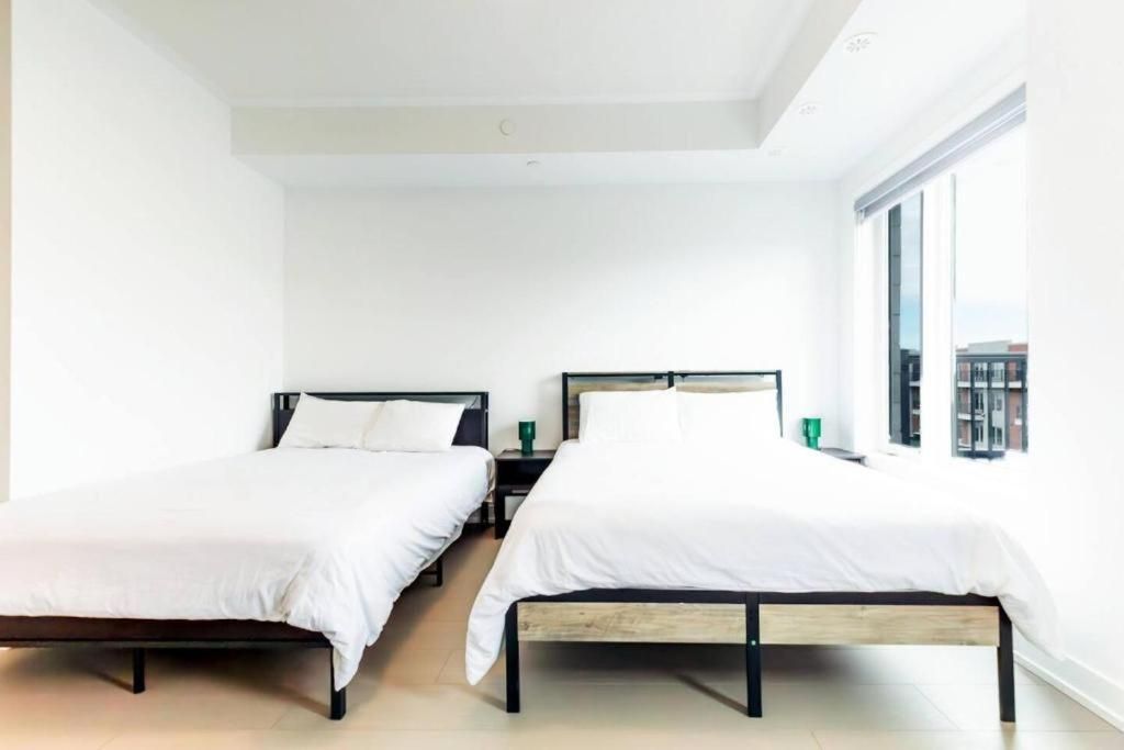 Downsview Park Luxury Townhome near Yorkdale Transit Quadruple Room with Private Bathroom