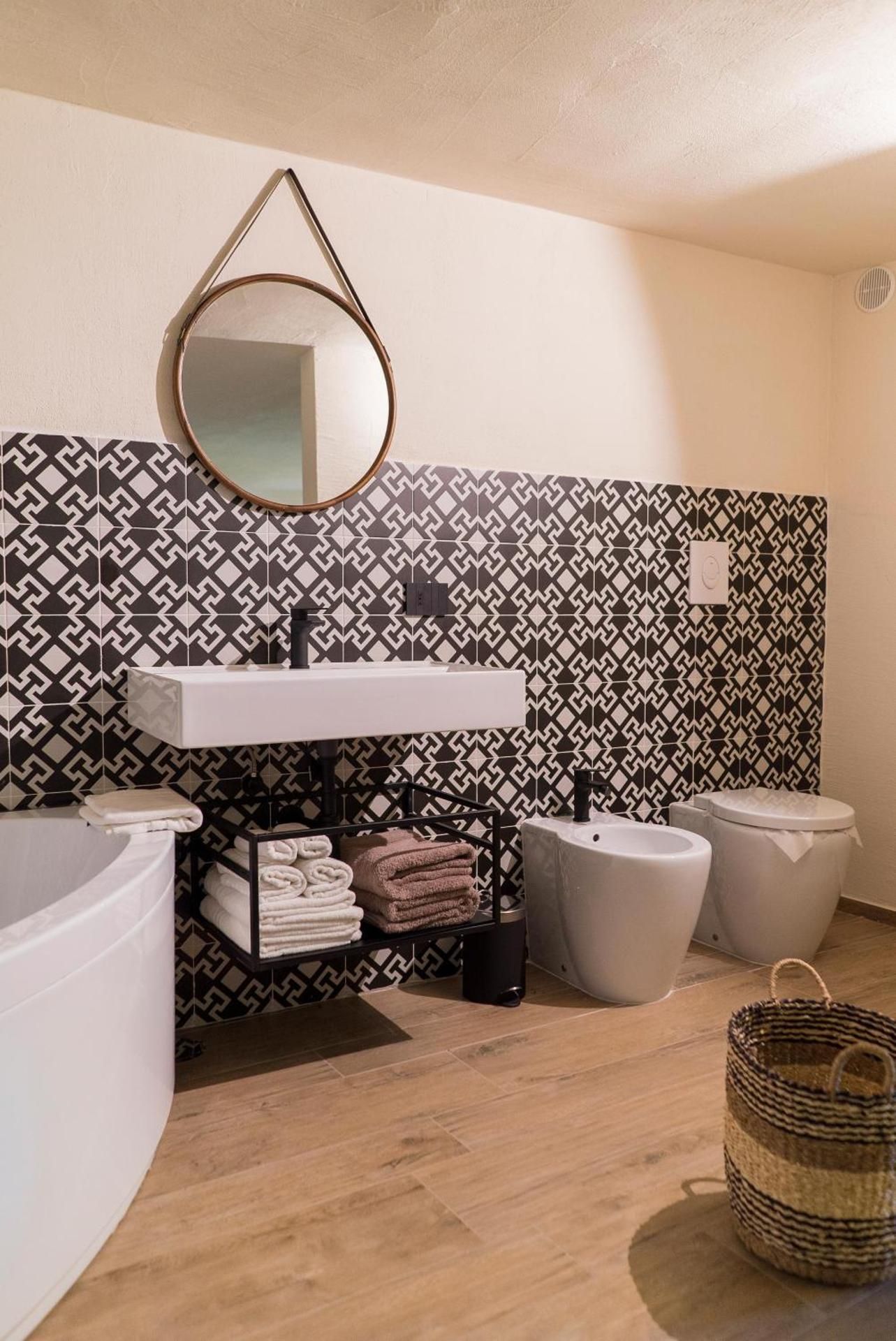 Queen Room with Spa Bath