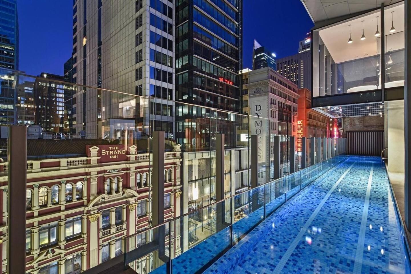 Stylish suites with City-view & Balcony in York&George