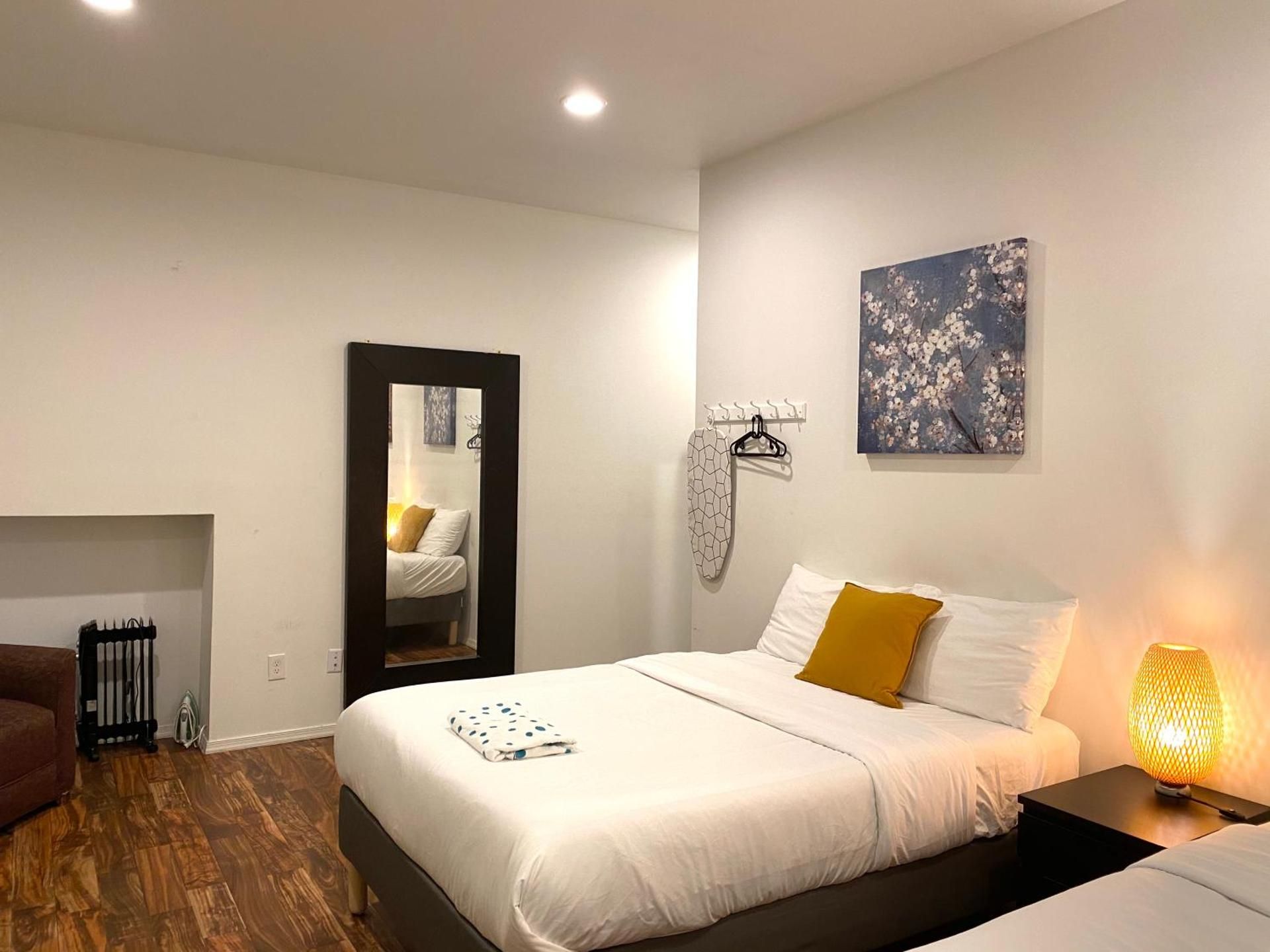 Double Room with 2 Beds 