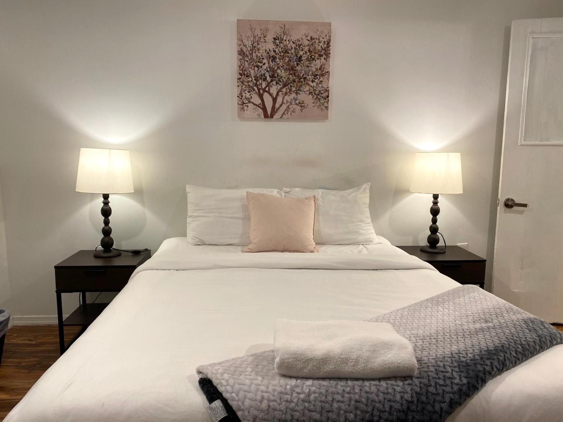 AF Stays - Philadelphia Convention Center Standard Queen Room 7