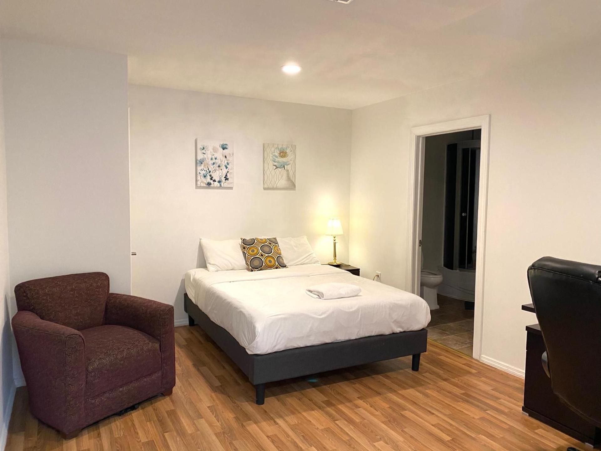 AF Stays - Philadelphia Convention Center Standard Queen Room 5