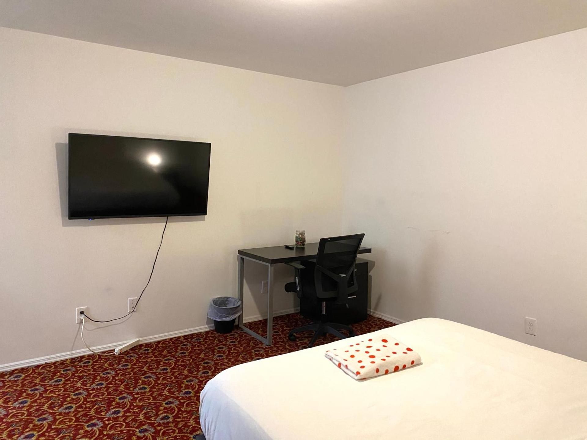 AF Stays - Philadelphia Convention Center Queen Room with Shared Bathroom 34