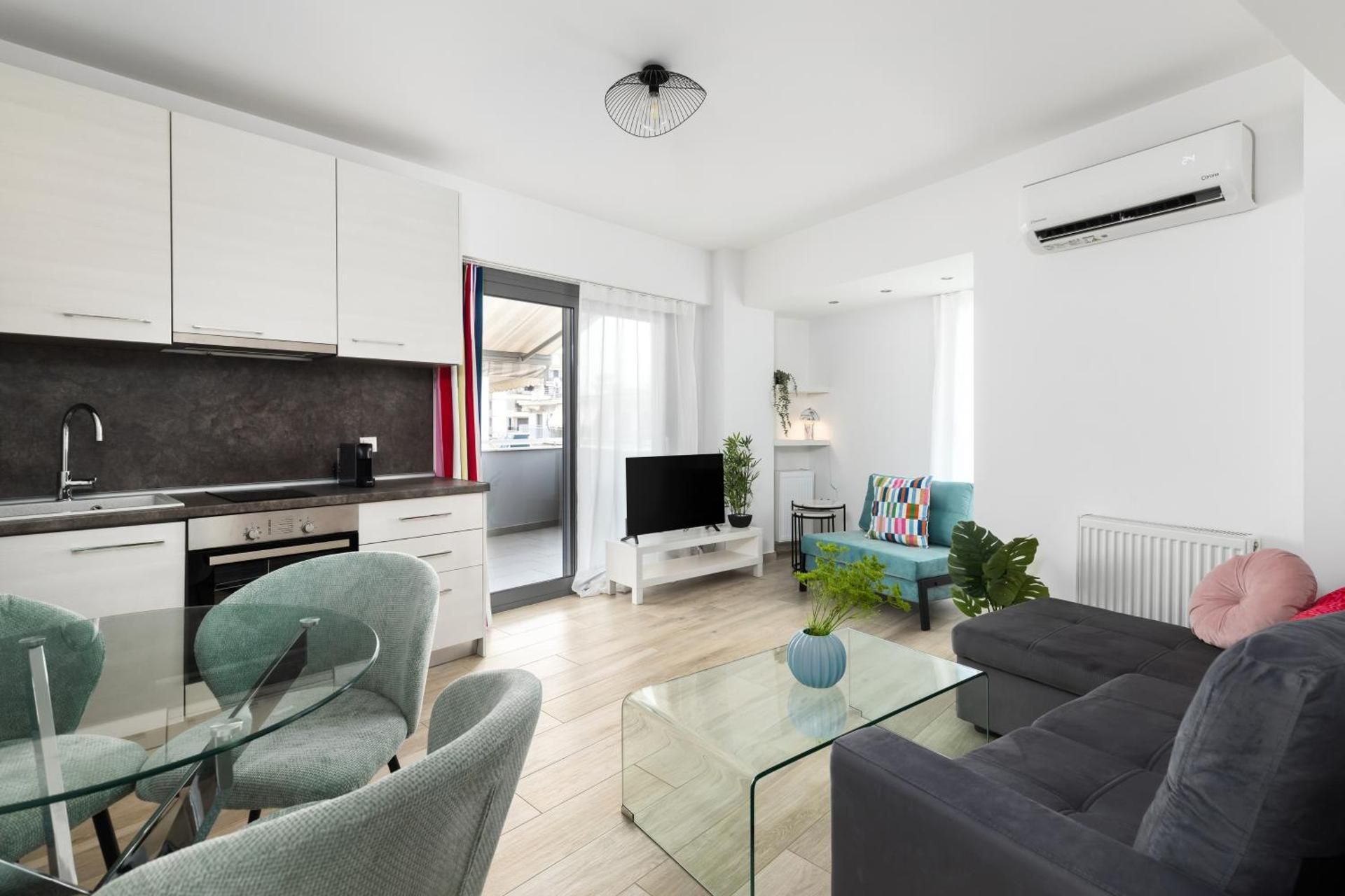 Superstudio Pop Art Apartments by BiNoBi! One-Bedroom Apartment with Balcony 11