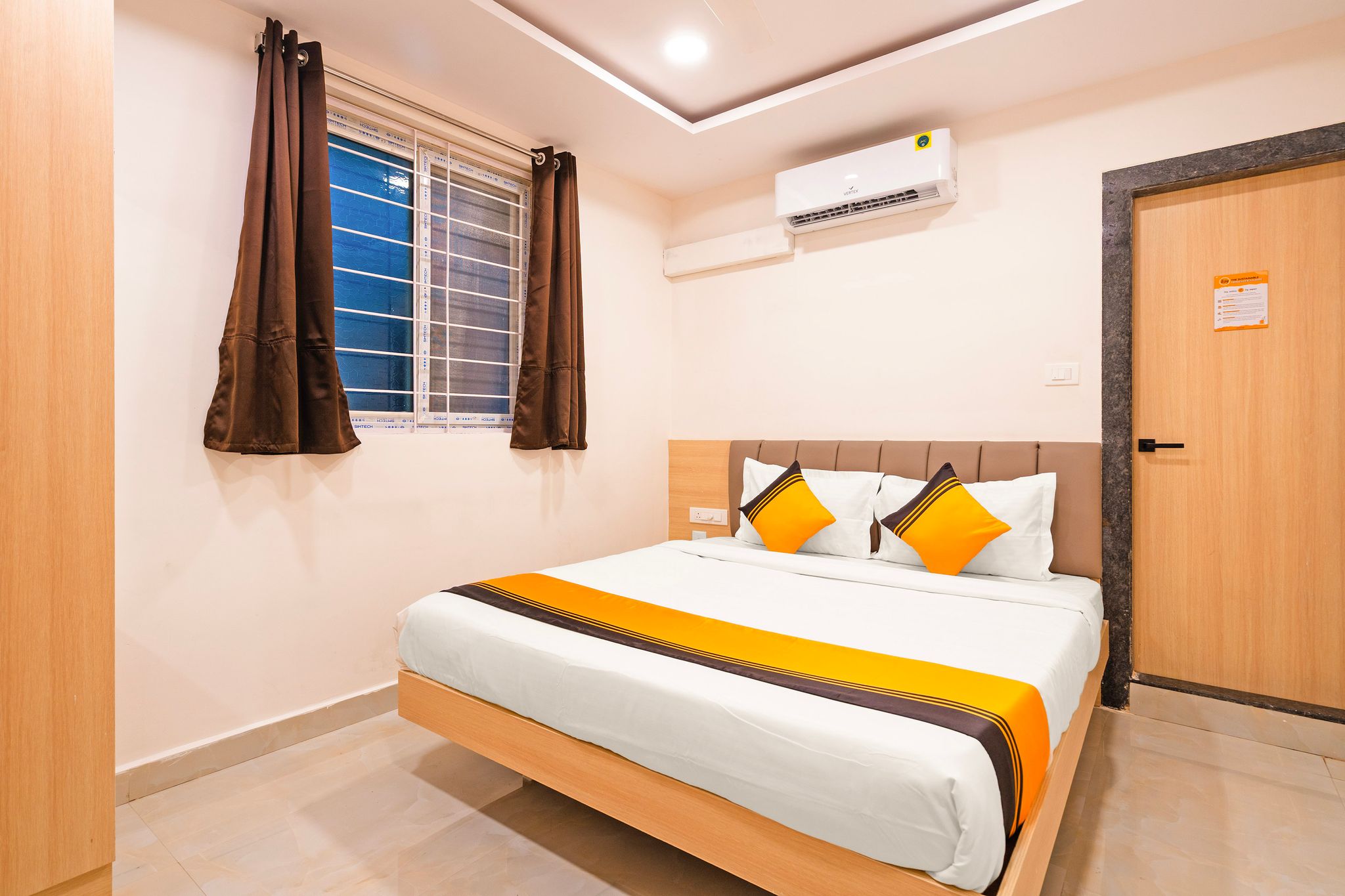 Itsy Hotels Saffron Groves Standard Room