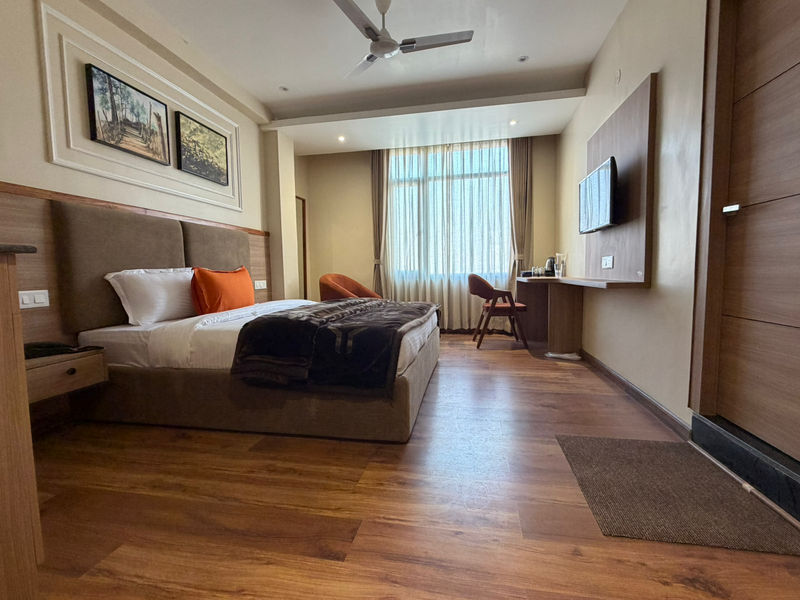 Luxury Bed Room With City and Hill View