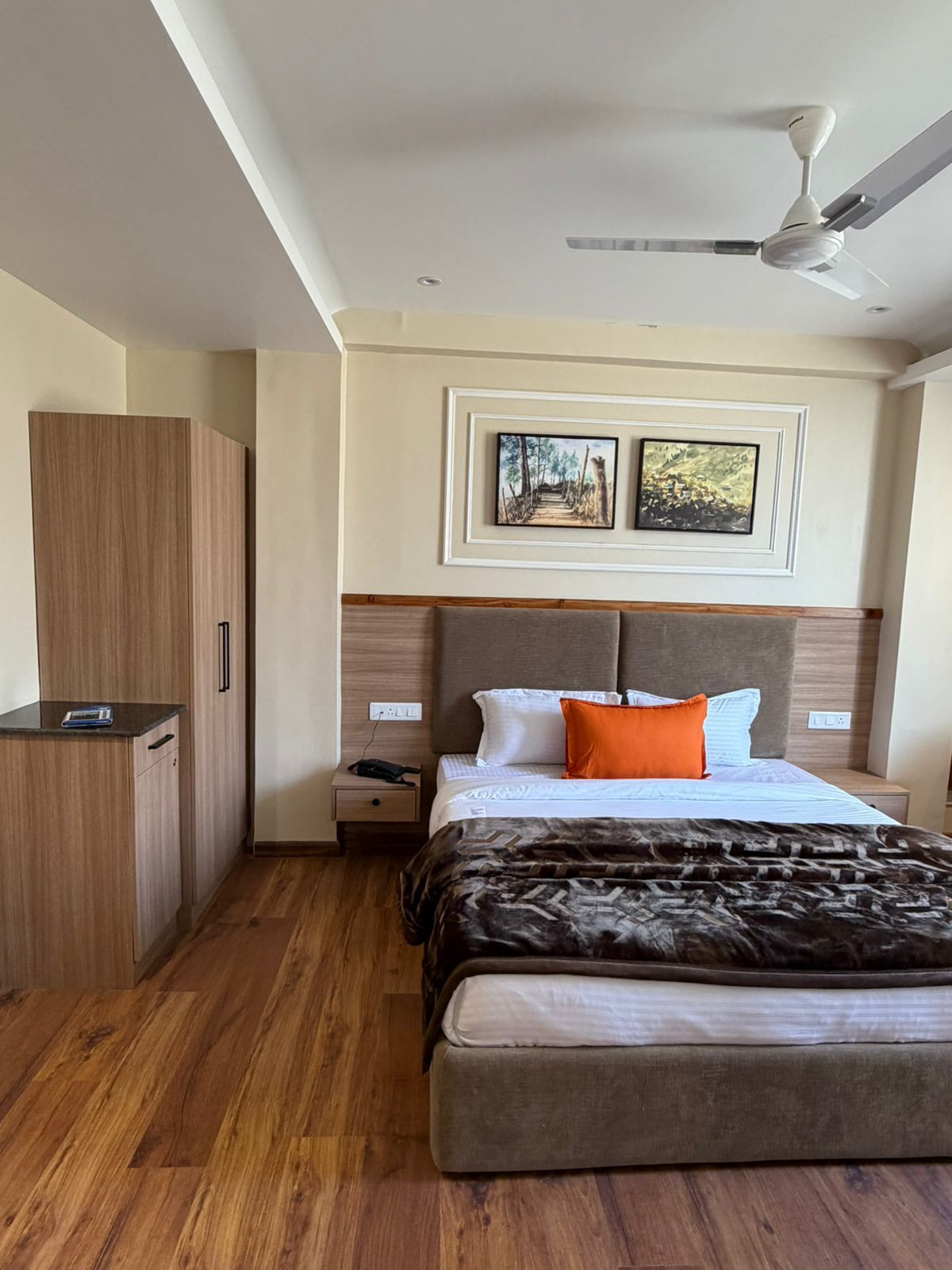 Luxury Bed Room With City and Hill View