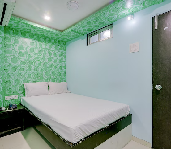 NEW SHRINIWAS LODGING AND BOARDING HOUSE