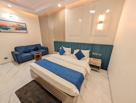 Shree Aaradhya Suites Super Deluxe Room 2