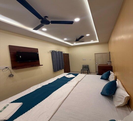 Maa Annapurna Homestay Deluxe Room 4