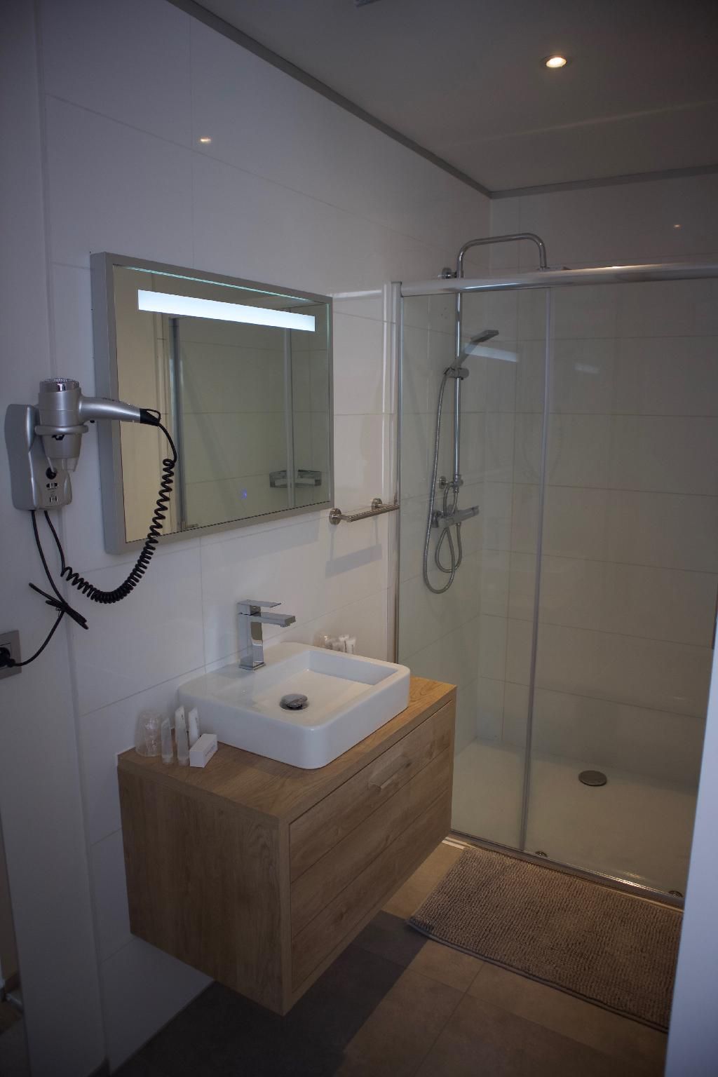 Standard - Queen Room