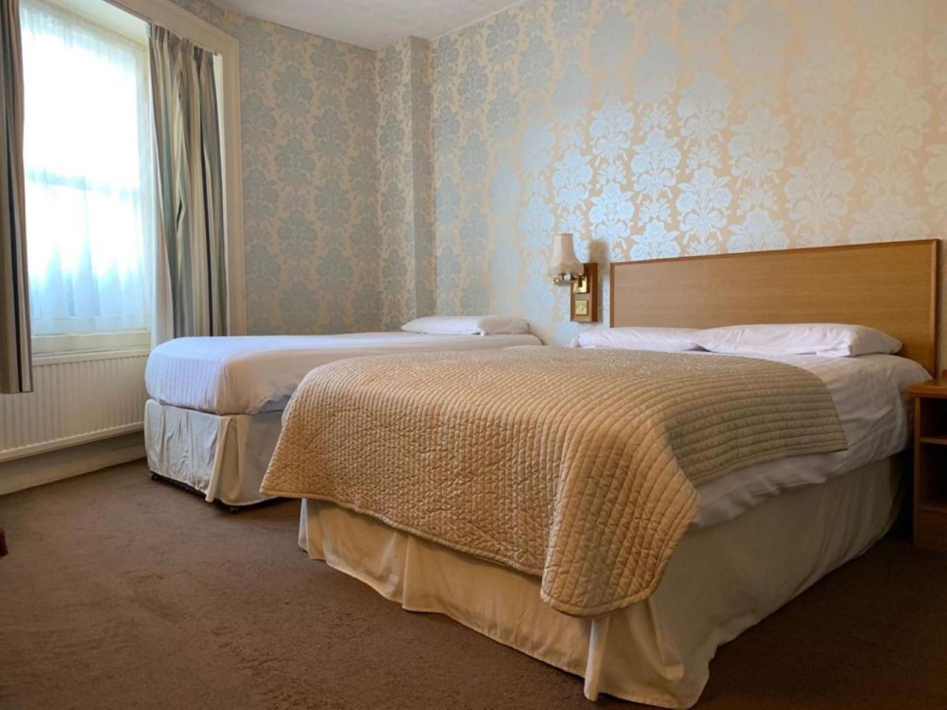 Triple Room with Bath