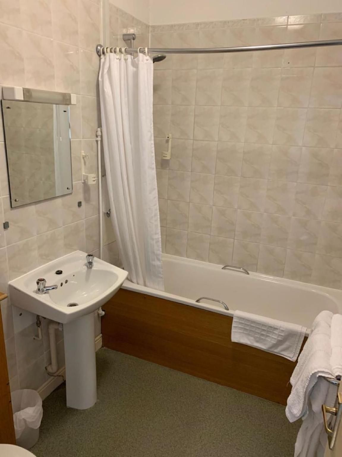 Waterford Lodge Hotel double room-standard-ensuite 2