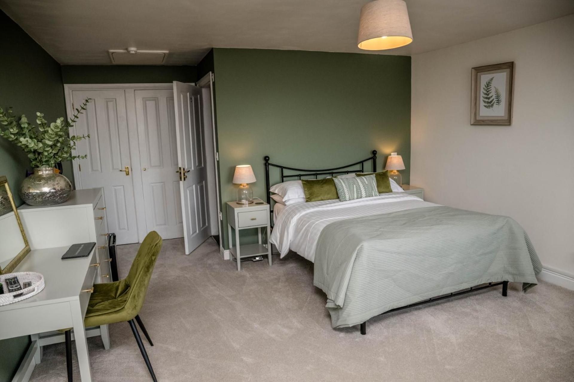 The Queen's Head Double Room