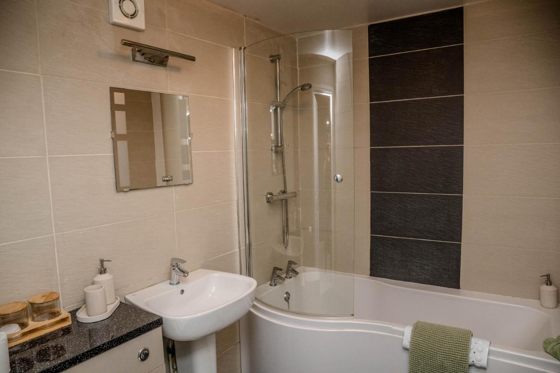 The Queen's Head Double Room 3