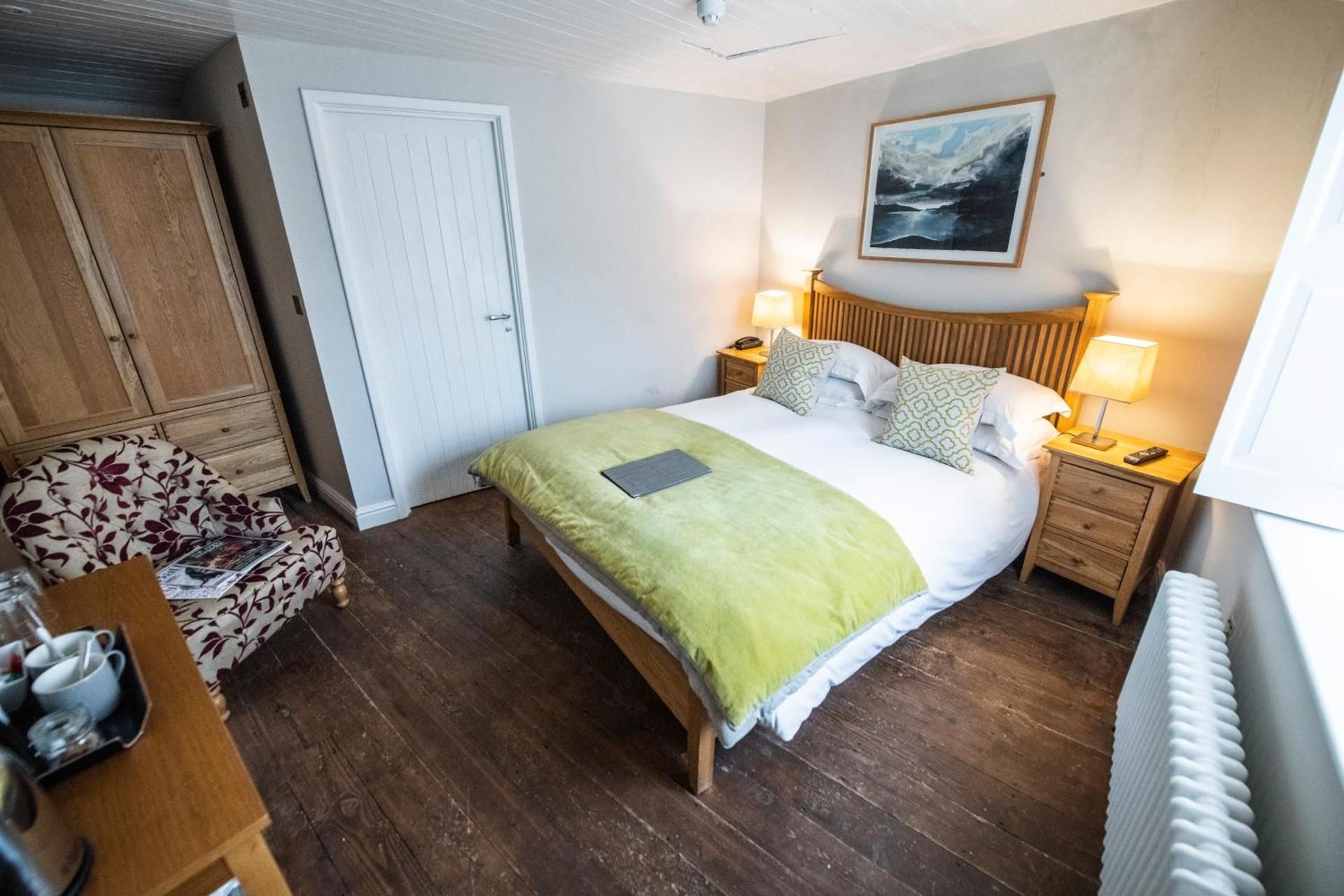 The Wheelwrights Arms Hotel Superior Double Room 2
