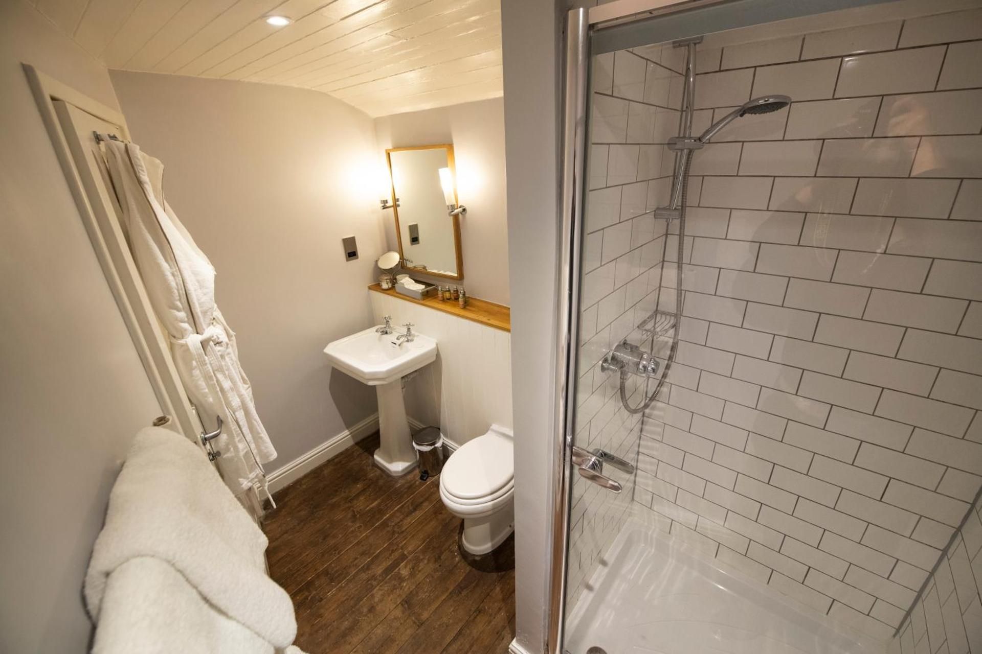 The Wheelwrights Arms Hotel Superior Double Room 3