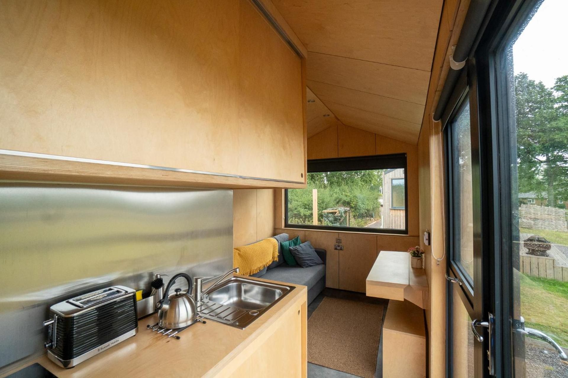 Beautiful cabins in Shaftesbury Dorset countryside One-Bedroom Apartment