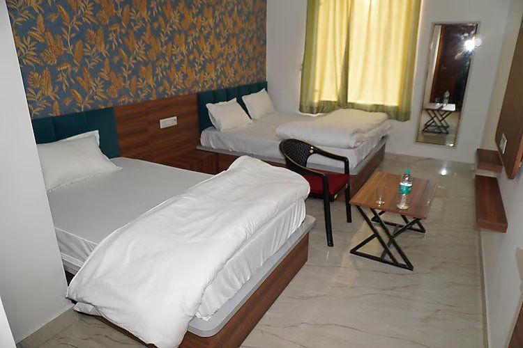 Hotel JR Palace AC Luxury Triple (1 double bed 1 single bed) 3