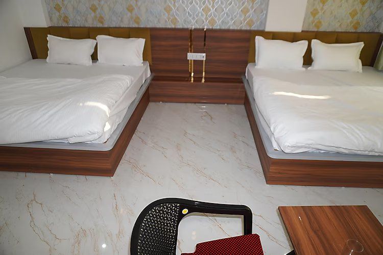 Hotel JR Palace Ac Family Room (2 Double Bed) 2