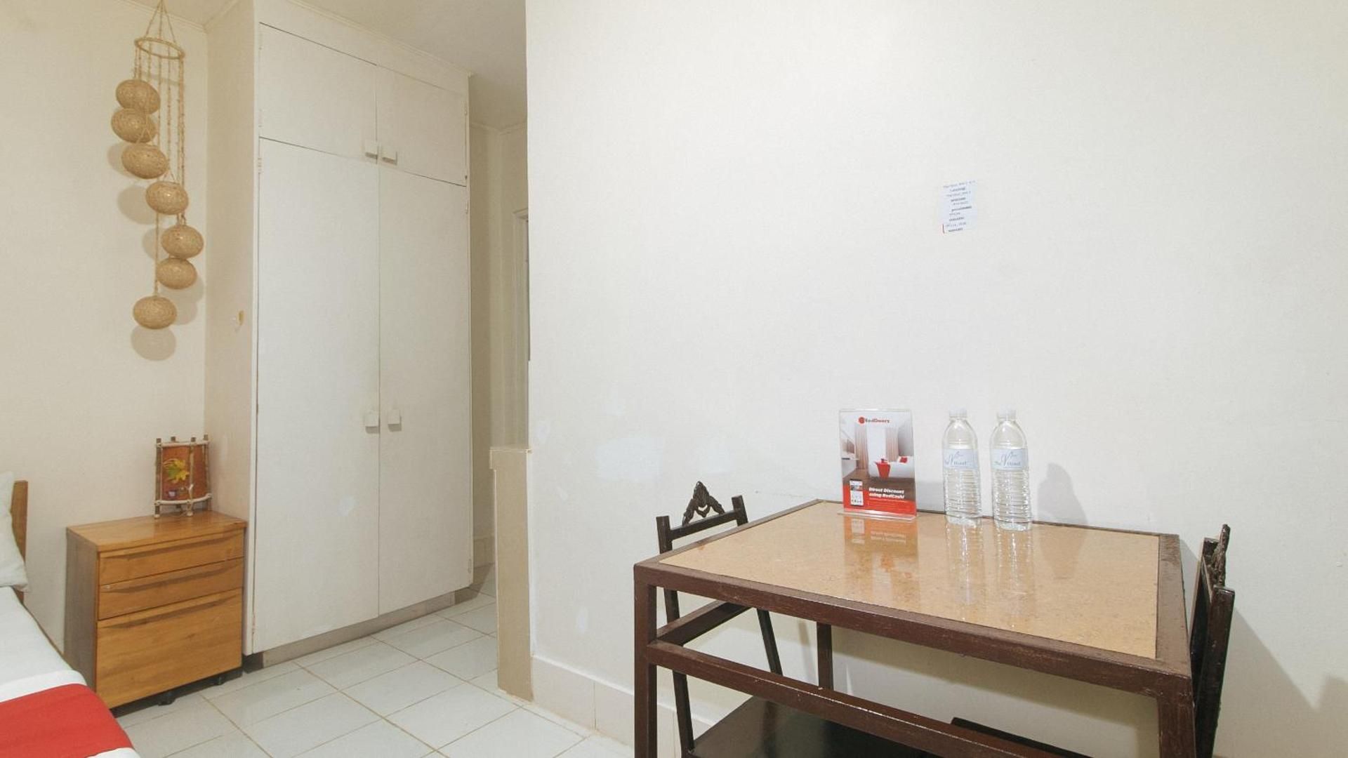 RedDoorz @ The VJour Hotel Angeles Standard Double Room 3