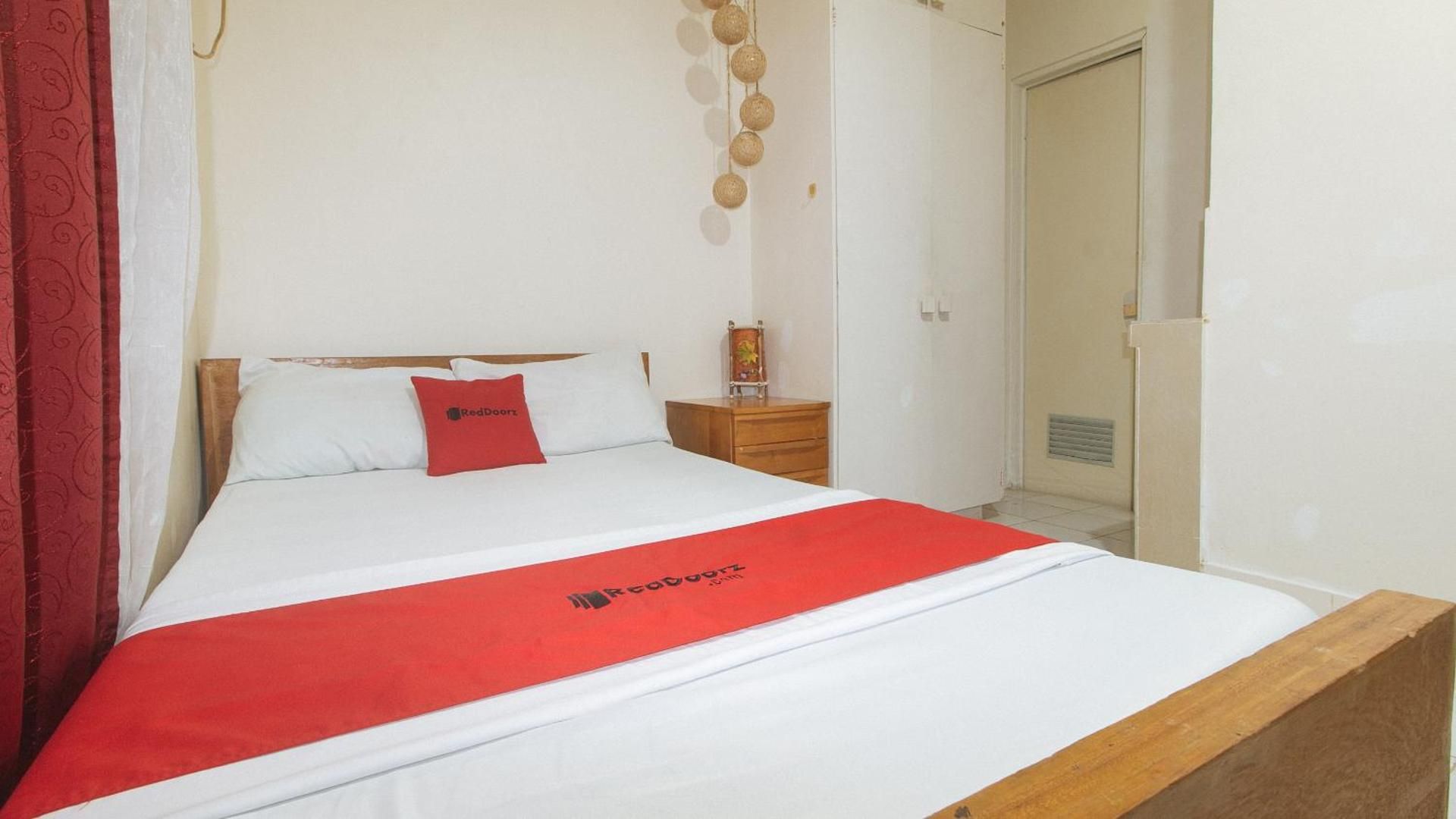 RedDoorz @ The VJour Hotel Angeles Standard Double Room